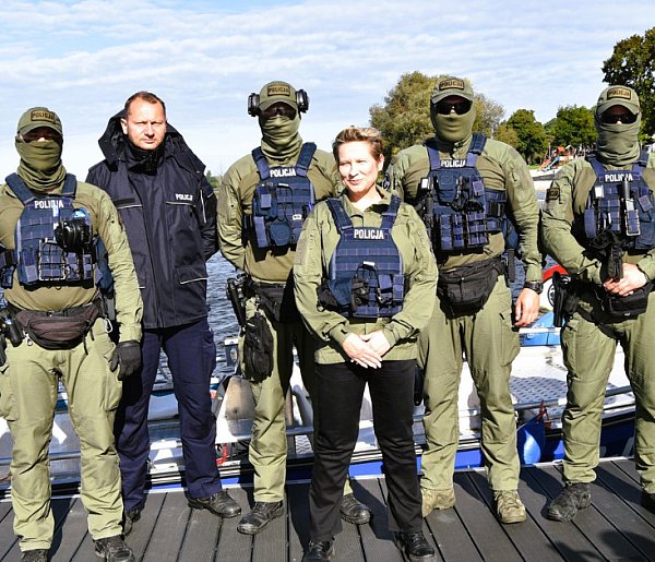 Pani Joanna w roli policjanta! Wzięła udział w „zatrzymaniu przestępcy”-83063