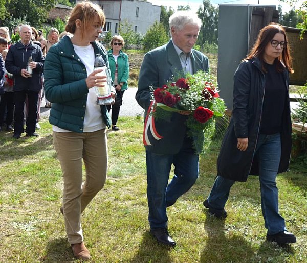 Uczczono rocznicę urodzin polskiego bohatera. W Zaworach złożono kwiaty-83097