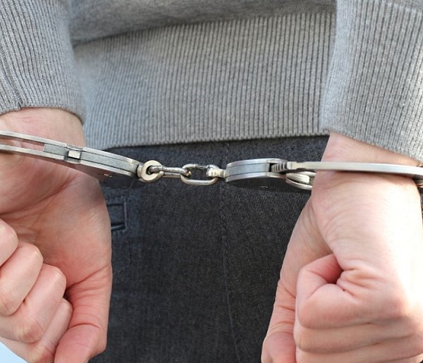 Seria kradzieży w śremskich marketach i drogerii. Zatrzymany 39-latek z Poznania-83577