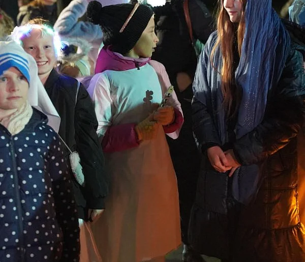 W piątkowy wieczór, 31 października, ulicami Śremu przeszedł Marsz Świętych-84023