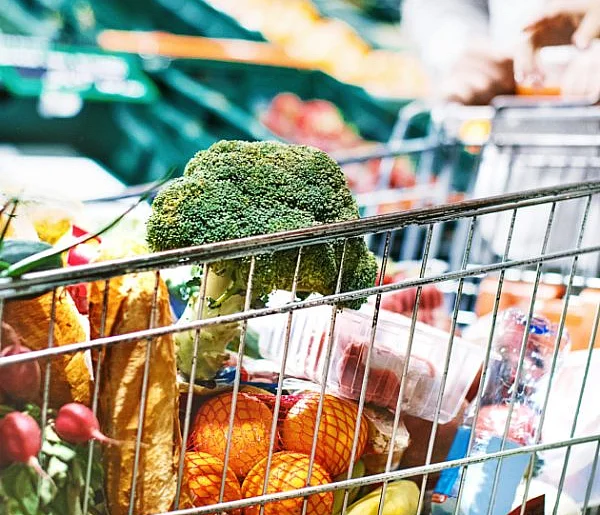 Polacy zapłacą więcej, kupując codzienne produkty! Rząd pracuje nad podatkiem, któ-84245