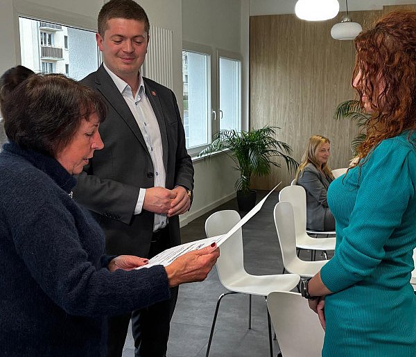 Rozwój Ekonomii Społecznej w Śremie - Burmistrz Śremu wręczył certyfikaty-84569