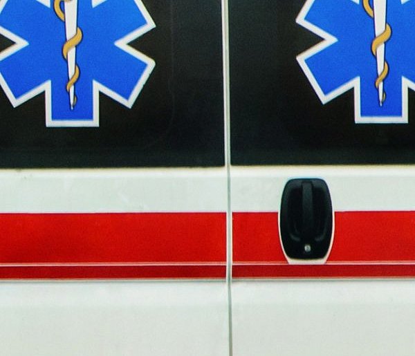 Dramat na terenie gospodarstwa. Nie żyje 60-letni mężczyzna-84705