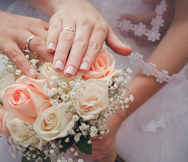 40 tys. zł za ślub i dziecko. PiS chce zachęcać do małżeństw i rodzicielstwa-84753