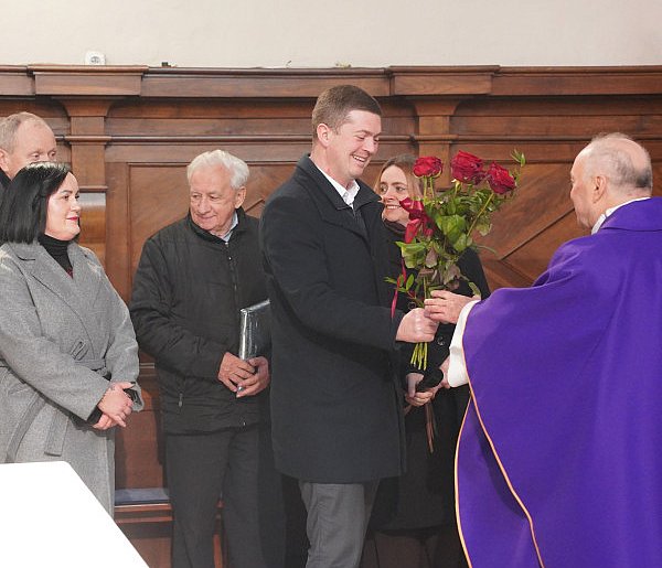 W niedzielę 30 listopada 2025 roku, swoje 75. urodziny świętuje Ksiądz Prałat-84942