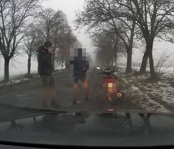 Czujność nawet po służbie! Zatrzymał pijanego motorowerzystę-84975