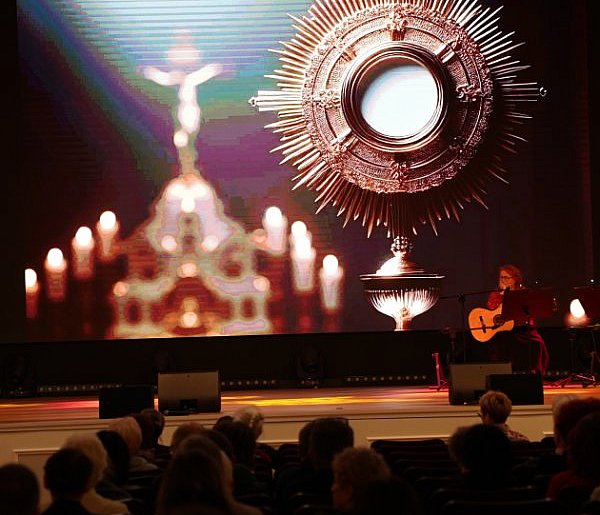 Druga rocznica Kaplicy Wieczystej Adoracji w Śremie-85158