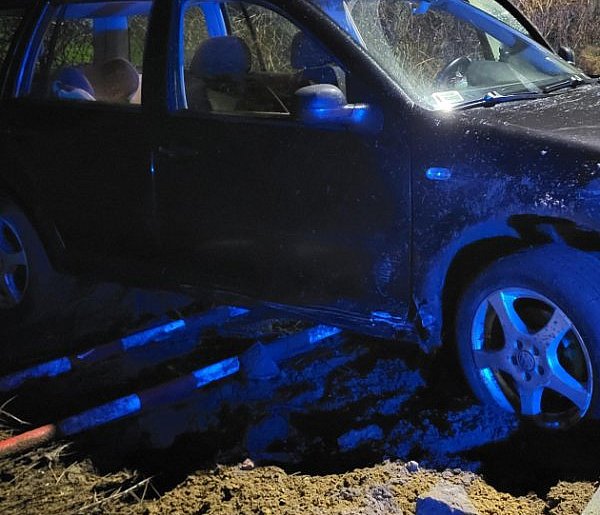 Na drodze wojewódzkiej 434, w Drzonku auto wypadło z drogi-85260