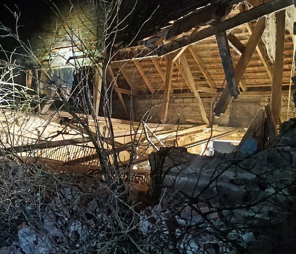 W Jerce zawalił się budynek gospodarczy. Świnie uwięzione pod gruzami-85353