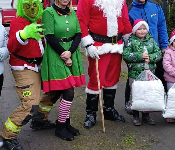 Objazdowe Mikołajki w Chrząstowie-85377