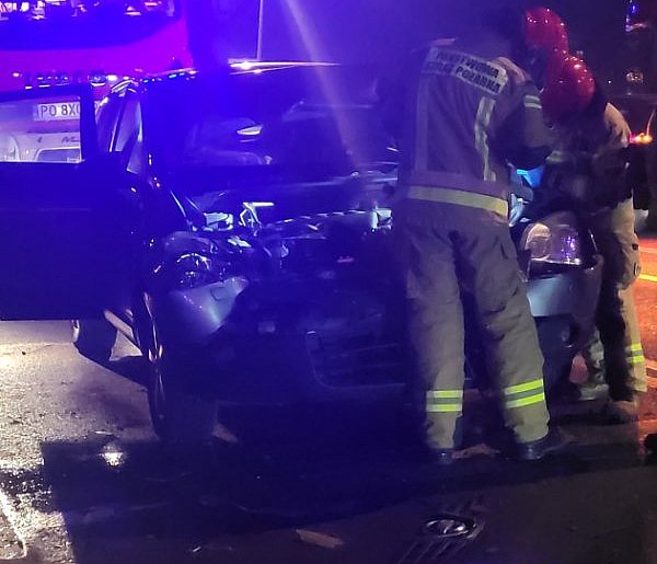 Kolizja dwóch samochodów na ul. Gostyńskiej-85527