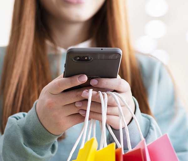 Zalando i Temu podpadły urzędowi. Klienci byli wprowadzani w błąd-86101