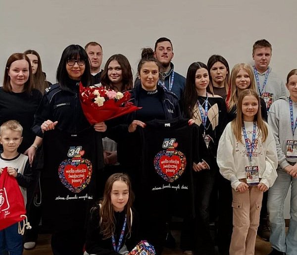 Niecodzienne spotkanie wolontariuszy w Dolsku z policyjnym akcentem w tle