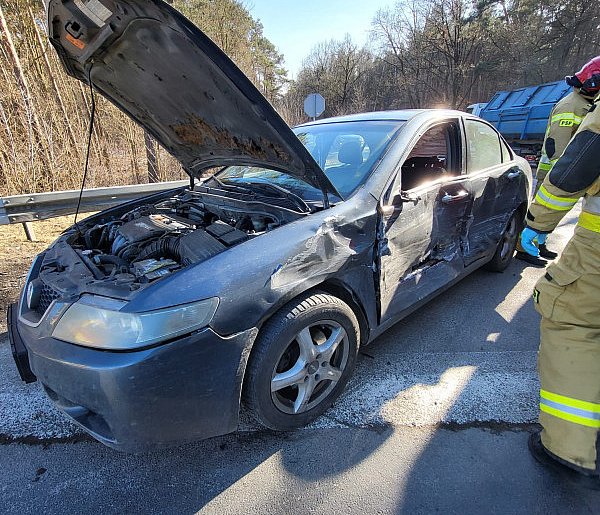 Wymuszenie pierwszeństwa na trasie Śrem-Zaniemyśl. Rozbite auta i wysoki mandat