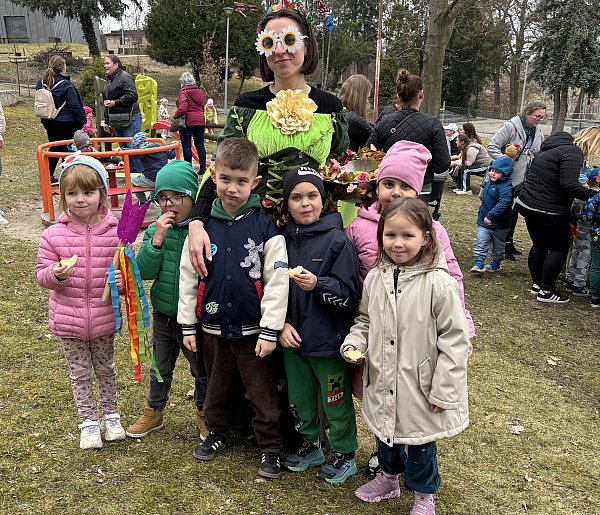Wiosennie z ŚOK i Przedszkolem Słoneczna Gromada! Powitanie wiosny na wesoło