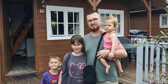 Ruszyła zbiórka na pomoc dla trojga dzieci. Babcia walczy o ich przyszłość