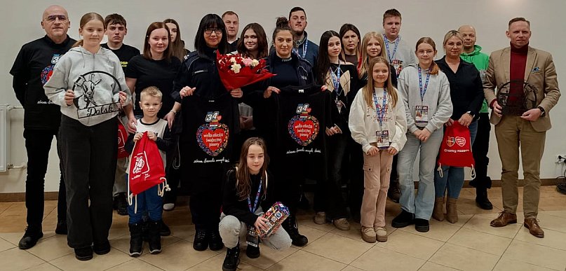 Niecodzienne spotkanie wolontariuszy w Dolsku z policyjnym akcentem w tle