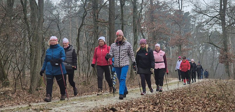 Maszerowali dla WOŚP - Nordic Walking w sercu Żabińskich Gór Lokalna integracja w