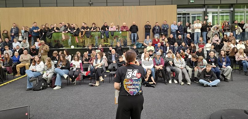 Książ Wielkopolski zagrał z sercem! Rekordowa kwota i czworonożny wolontariusz