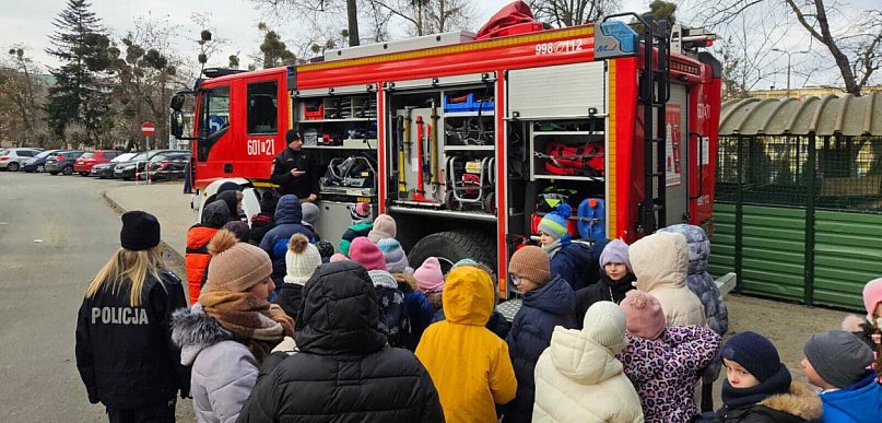 Ferie pod lupą służb - Spotkanie z mundurowymi dla najmłodszych