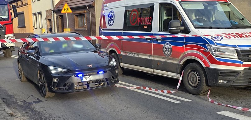 Nowa policyjna Cupra długo nie pojeździła. Wkrótce wróci z naprawy.