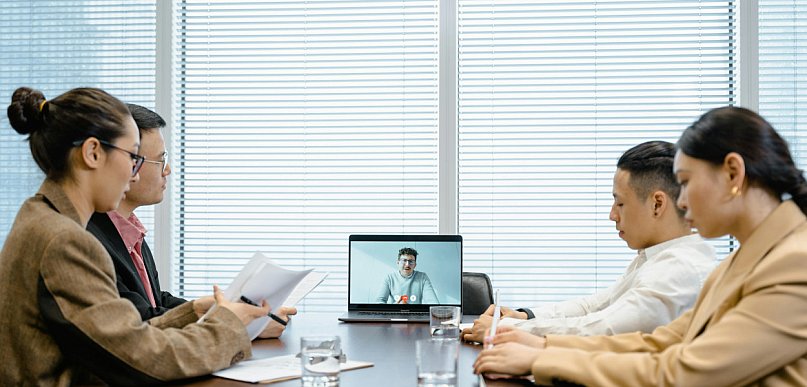 Ile kosztuje konsultacja podatkowa online i od czego zależy cena?