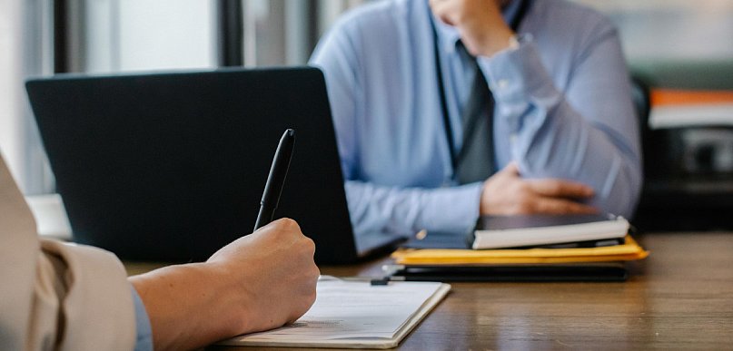 Jak wybrać kancelarię restrukturyzacyjną i kiedy zgłosić się po pomoc?