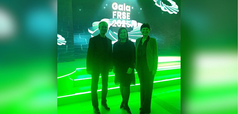 ZSR Grzybno w elicie polskiej edukacji! Wielki sukces na Gali FRSE w Warszawie