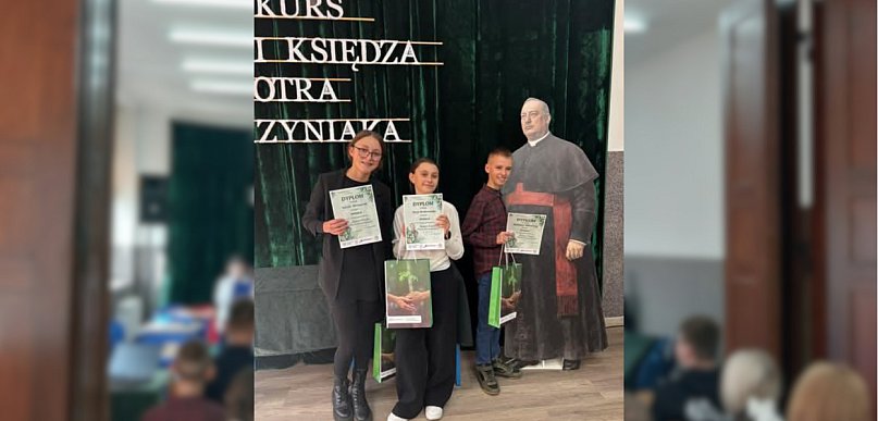 Śladami ks. Piotra Wawrzyniaka - Szkoła w Nochowie najlepsza w powiecie!