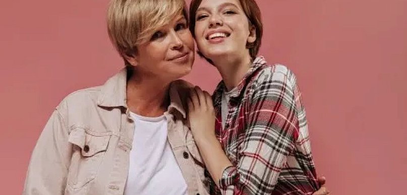 Hormony a samopoczucie: dlaczego nastolatki i dorosłe kobiety reagują inaczej?