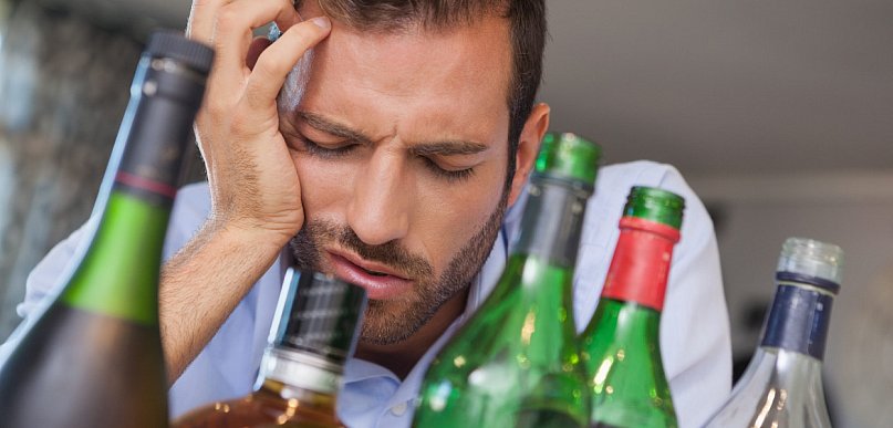 Alkohol a zaburzenia lękowe - błędne koło samoleczenia, z którego można wyjść