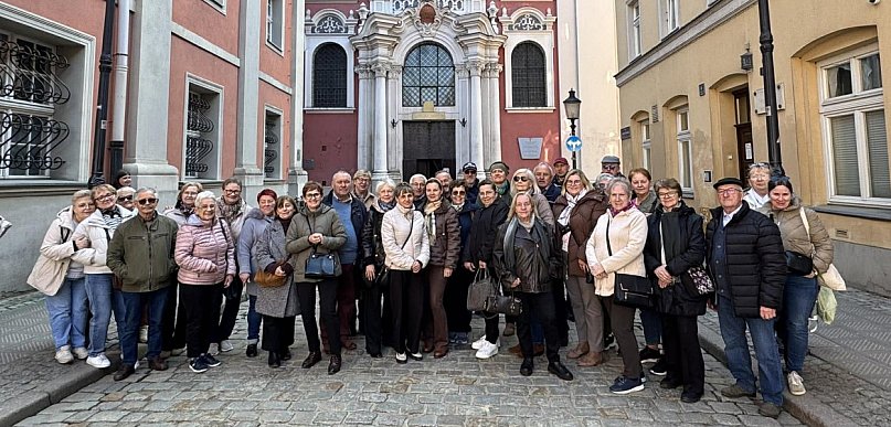 Seniorzy z Brodnicy w Poznaniu. Wyjątkowa lekcja historii w terenie