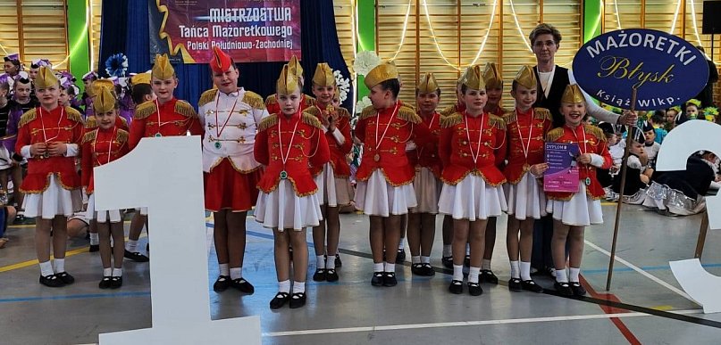 Deszcz medali dla Mażoretek Błysk z Książa Wlkp.! Sukces na Mistrzostwach w Górze