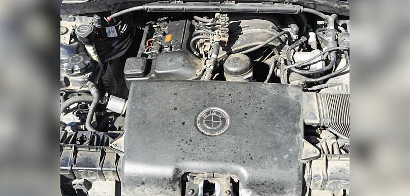 Mechanik z zarzutami. Z luksusowego BMW zniknął silnik i skrzynia biegów