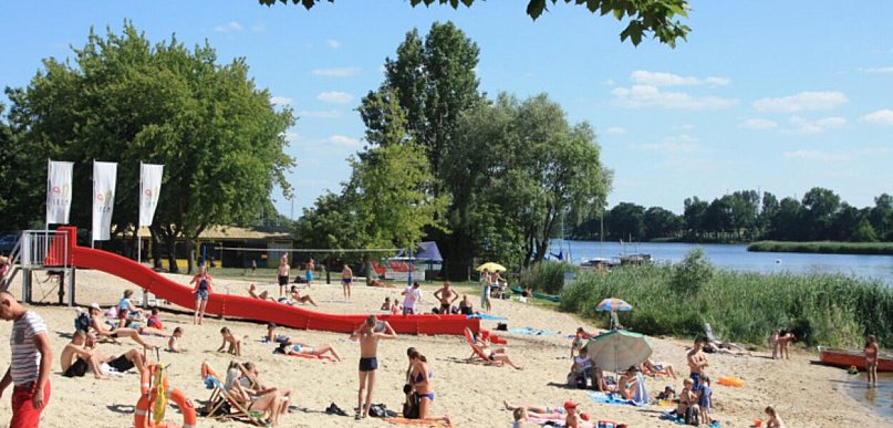Śrem gotowy na lato! Znamy szczegóły sezonu kąpielowego oraz nowe nazwy ulic