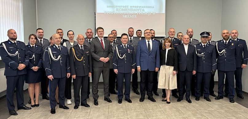 Nowy Komendant KPP Śrem oficjalnie wprowadzony! Relacja z uroczystości