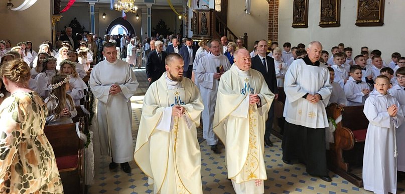 Wyjątkowa niedziela śremskiej Farze. Dzieci przyjęły Pierwszą Komunię Świętą