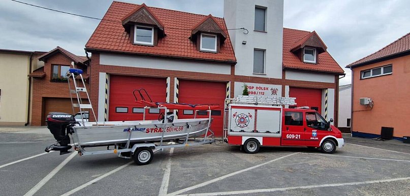 OSP Dolsk z nowym sprzętem! Łódź z JRG Śrem trafiła do ochotników