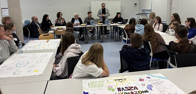 Głos młodych ma znaczenie! Relacja z XXI Sejmiku Samorządów Uczniowskich w SP4