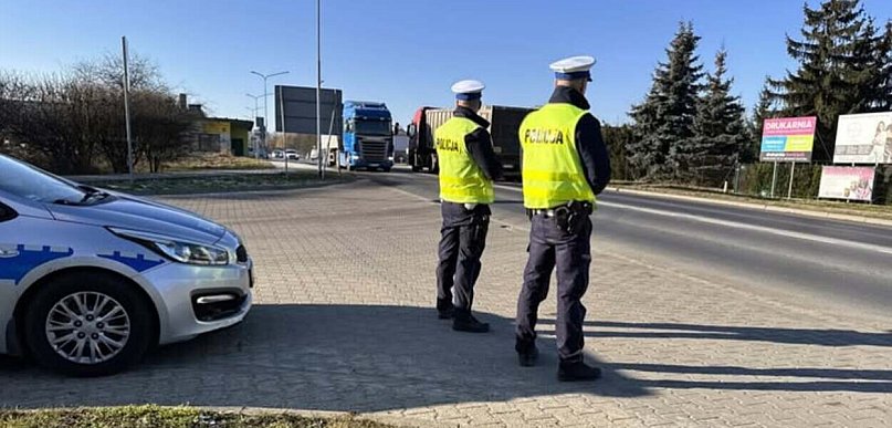 Kolizja dwóch aut w Drzonku. Jeden dostał mandat, drugi stanie przed sądem