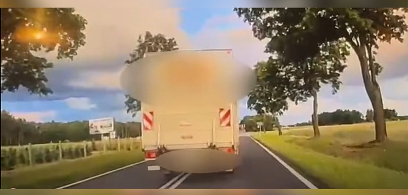 Traciła przytomność, ale zdążyła zahamować! Niebezpiecznie na trasie Śrem-Czmoń
