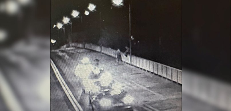 Nocna interwencja na moście w Śremie! Policjant odwiódł mężczyznę od tragedii