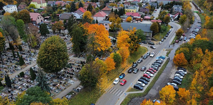 Śrem uruchamia linię „CMENTARZ” - godziny odjazdów - 83993