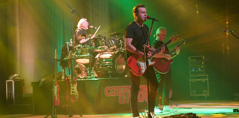 Diamentowy Koncert Czerwonych Gitar w Śremie – wieczór pełen wspomnień i wzruszeń - 84626