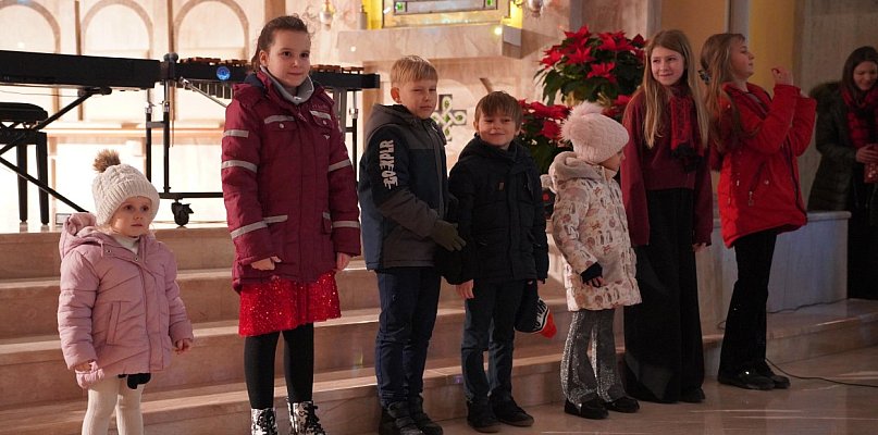 Kolędowanie na Jezioranach. Najmłodsi zachwycili publiczność - 85690