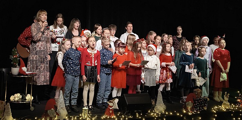 Muzyczne spotkanie w Słonku - Laureaci gminnych konkursów na jednej scenie! - 85699