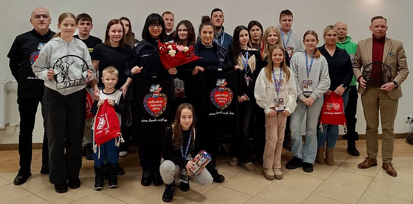 Niecodzienne spotkanie wolontariuszy w Dolsku z policyjnym akcentem w tle