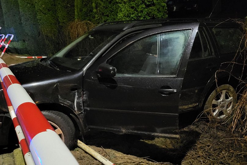 Volkswagen wypadł z drogi