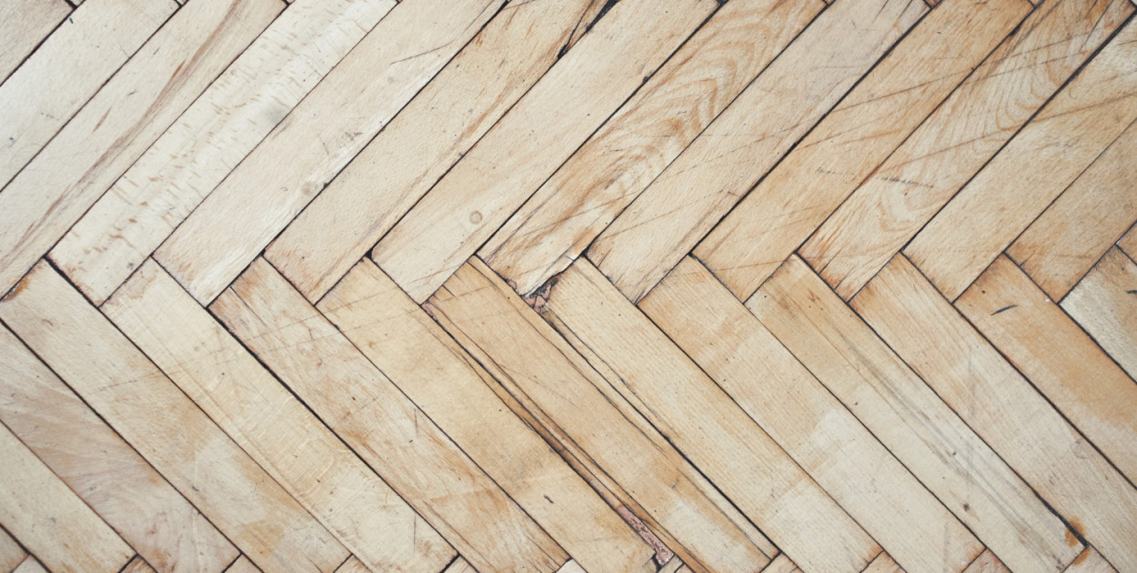 Cyklinowanie parkietu – co musisz wiedzieć?