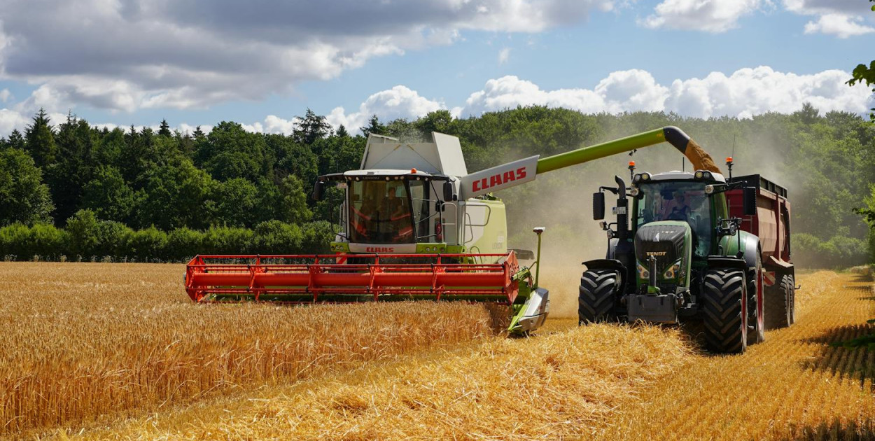 Jak zdiagnozować i naprawić typowe usterki w Claas Ares 816?